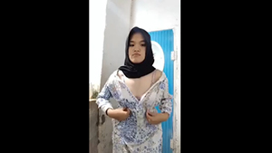 Dinda Hijab Lepas Baju